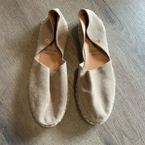 Verbenas Women's Gray Suede Espadrilles Size 8 Casual Summer Flats